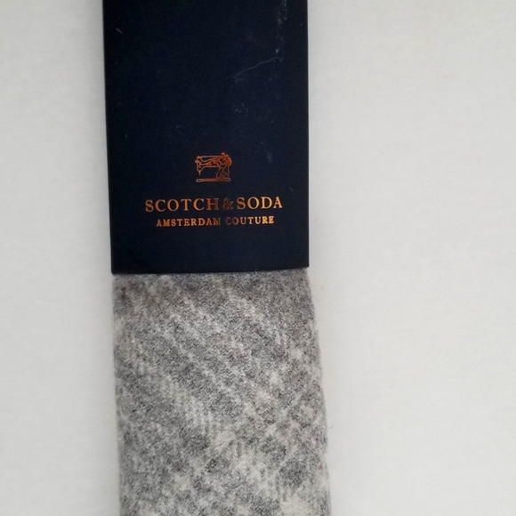 Tie - Picture 1 of 6